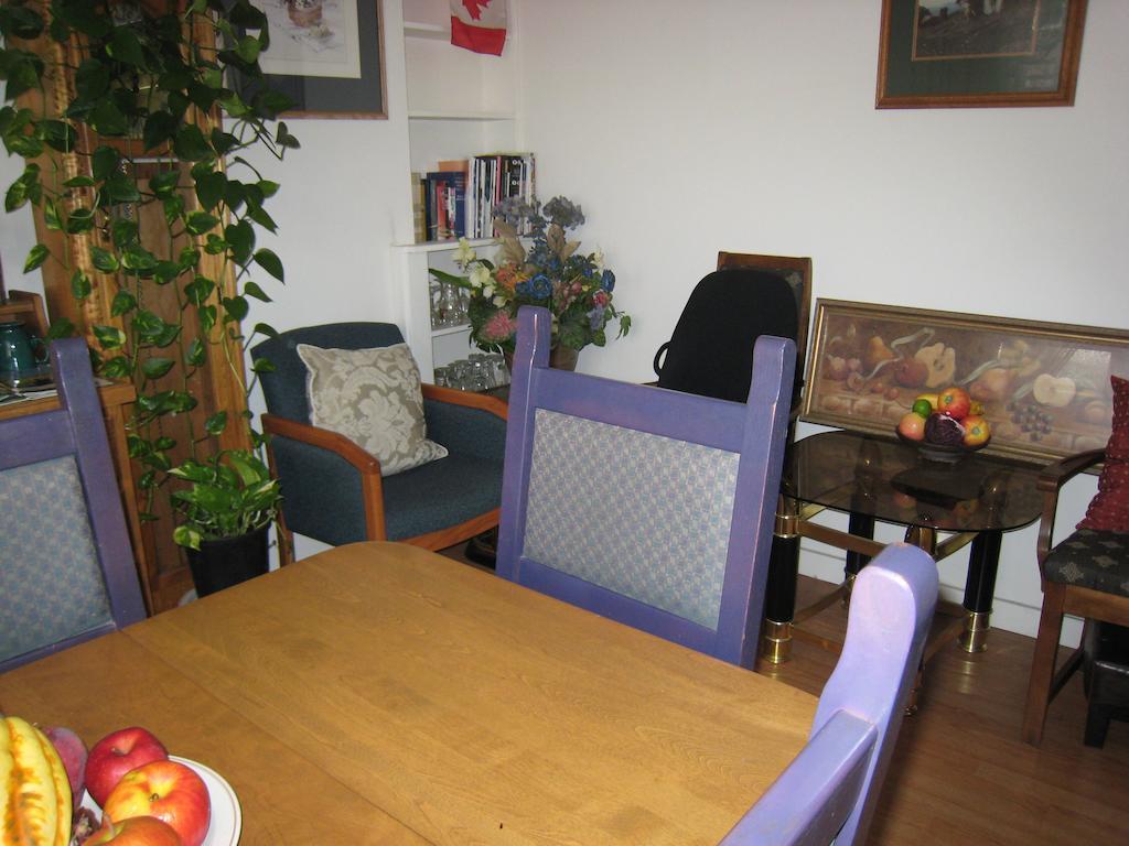 Kelowna Okanagan Lake Hostel מראה חיצוני תמונה