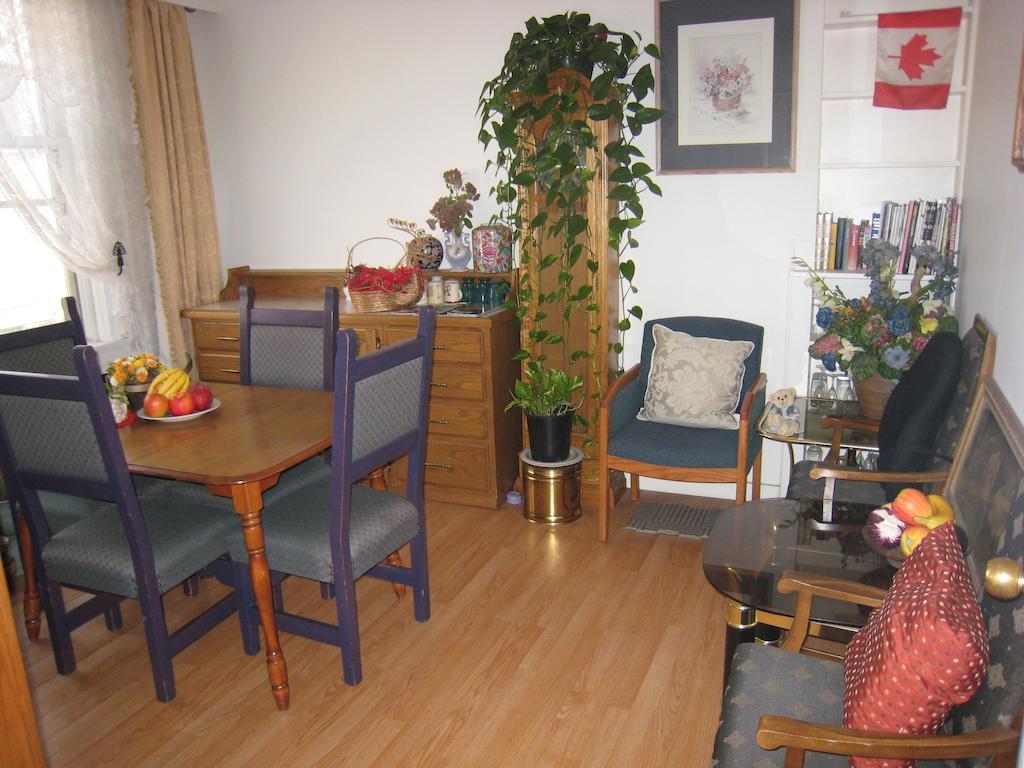 Kelowna Okanagan Lake Hostel מראה חיצוני תמונה