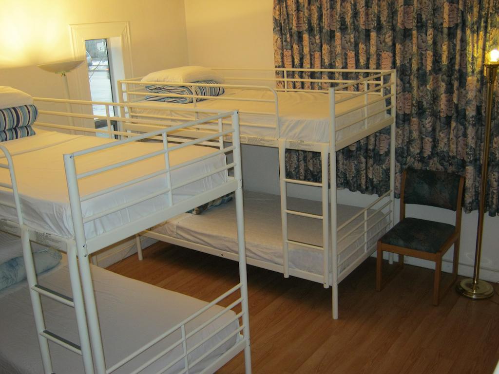 Kelowna Okanagan Lake Hostel חדר תמונה