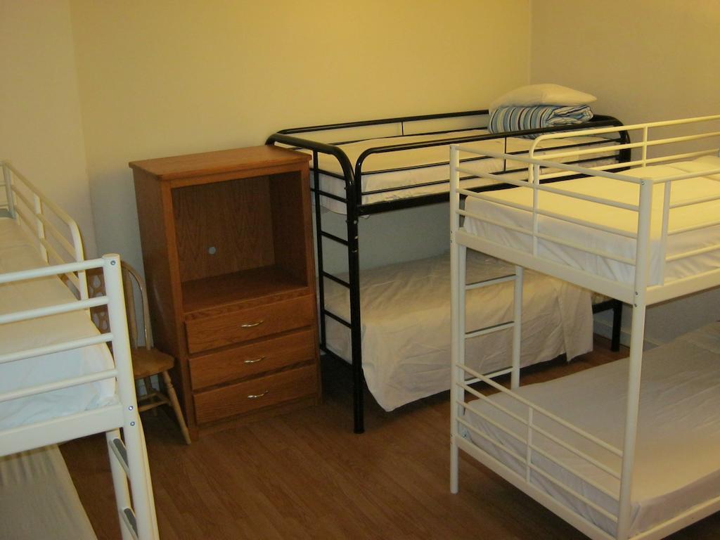 Kelowna Okanagan Lake Hostel מראה חיצוני תמונה