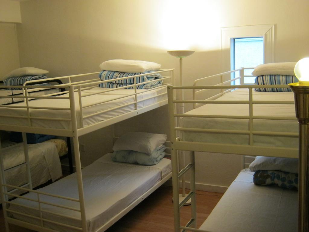 Kelowna Okanagan Lake Hostel מראה חיצוני תמונה