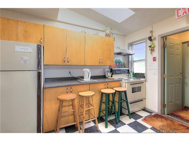 Kelowna Okanagan Lake Hostel מראה חיצוני תמונה