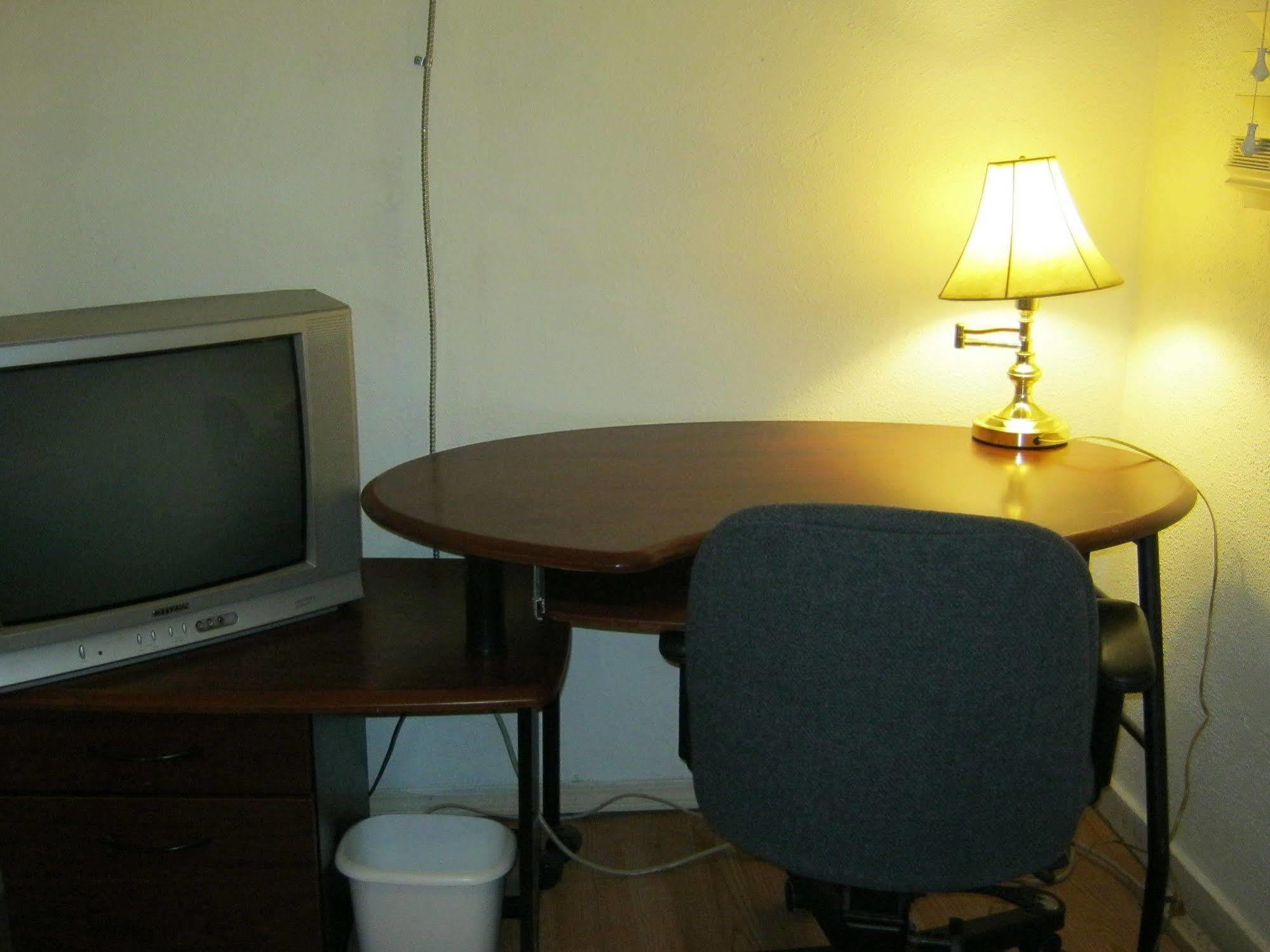 Kelowna Okanagan Lake Hostel מראה חיצוני תמונה