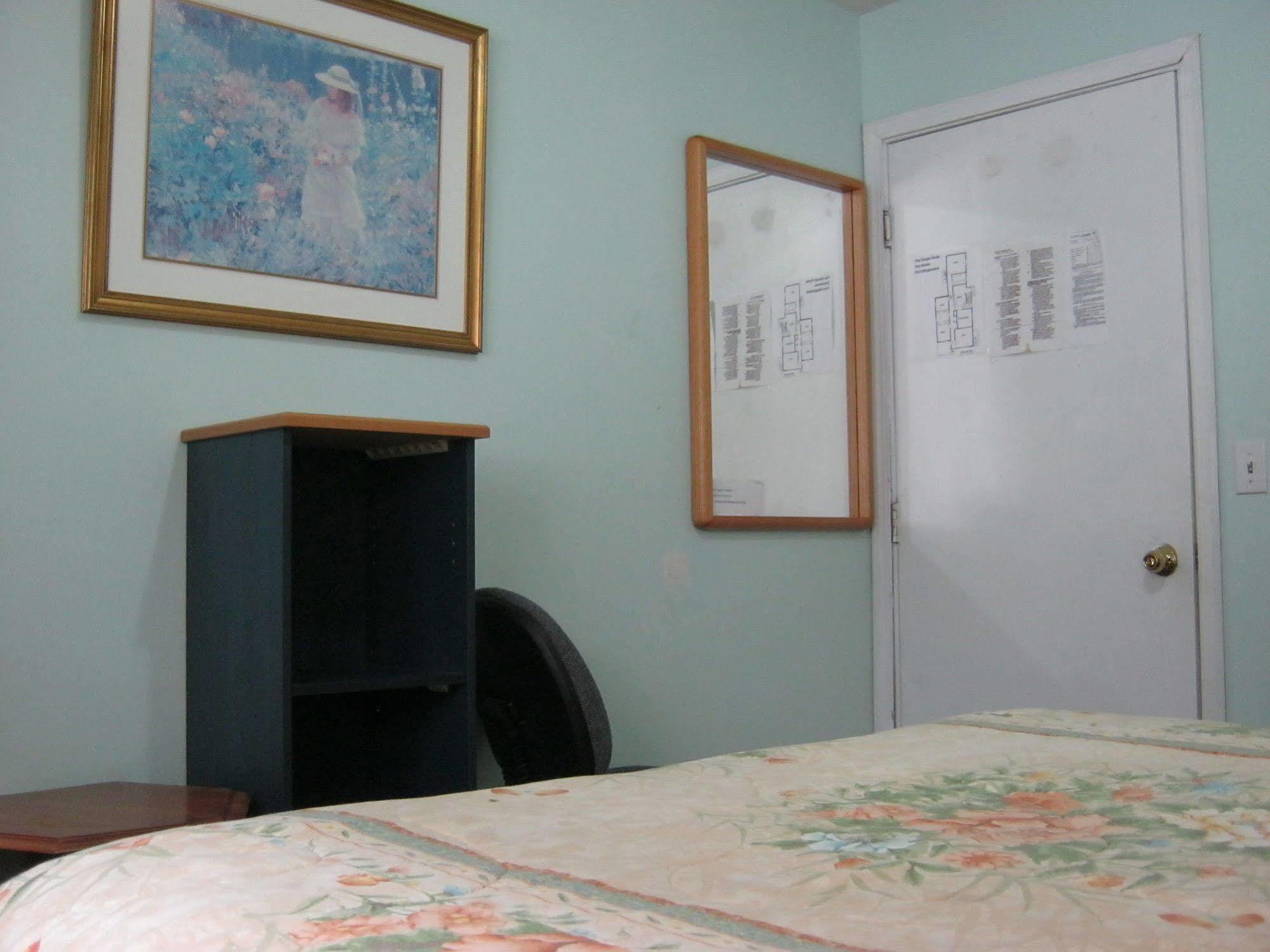 Kelowna Okanagan Lake Hostel מראה חיצוני תמונה