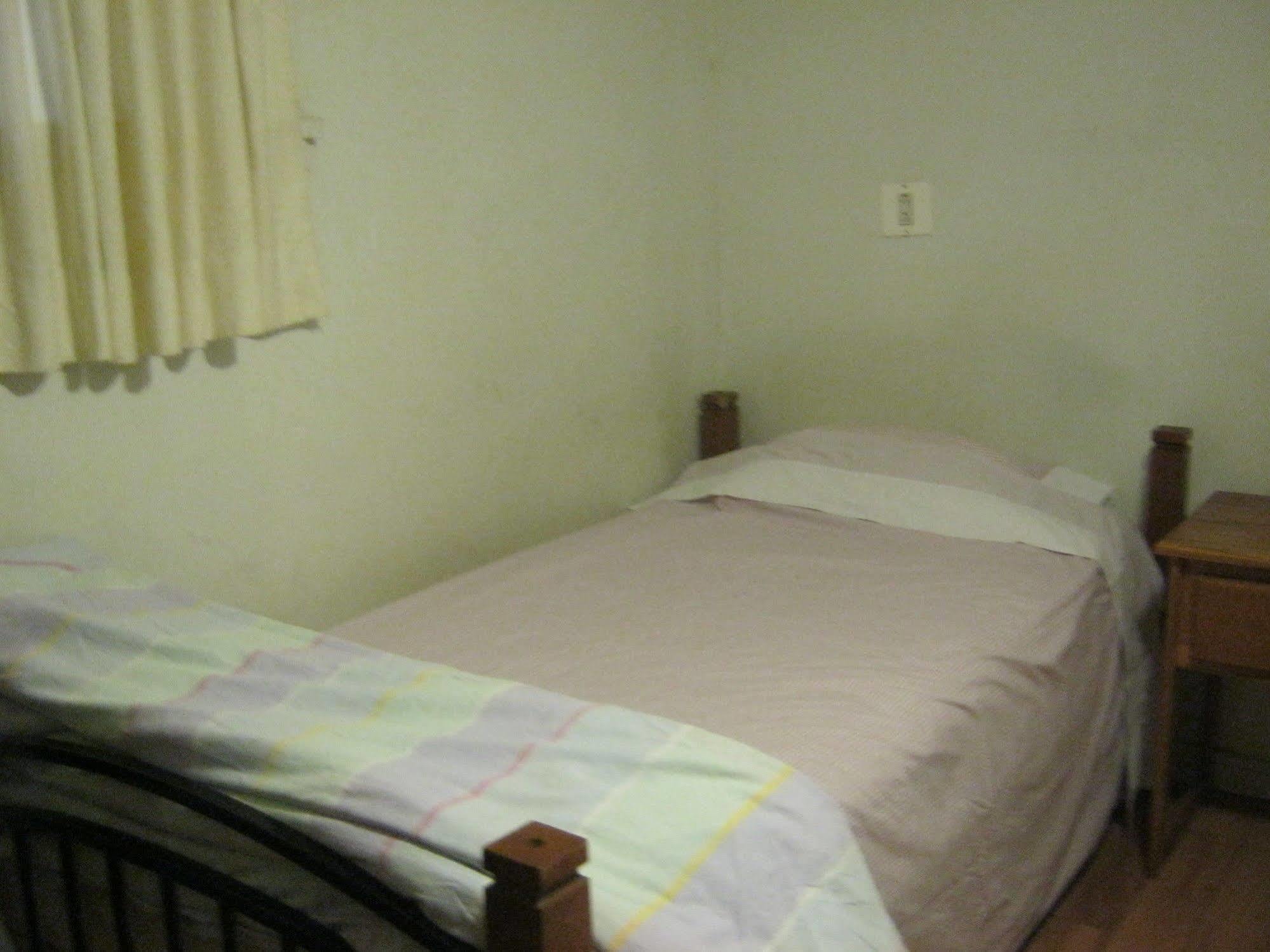 Kelowna Okanagan Lake Hostel מראה חיצוני תמונה